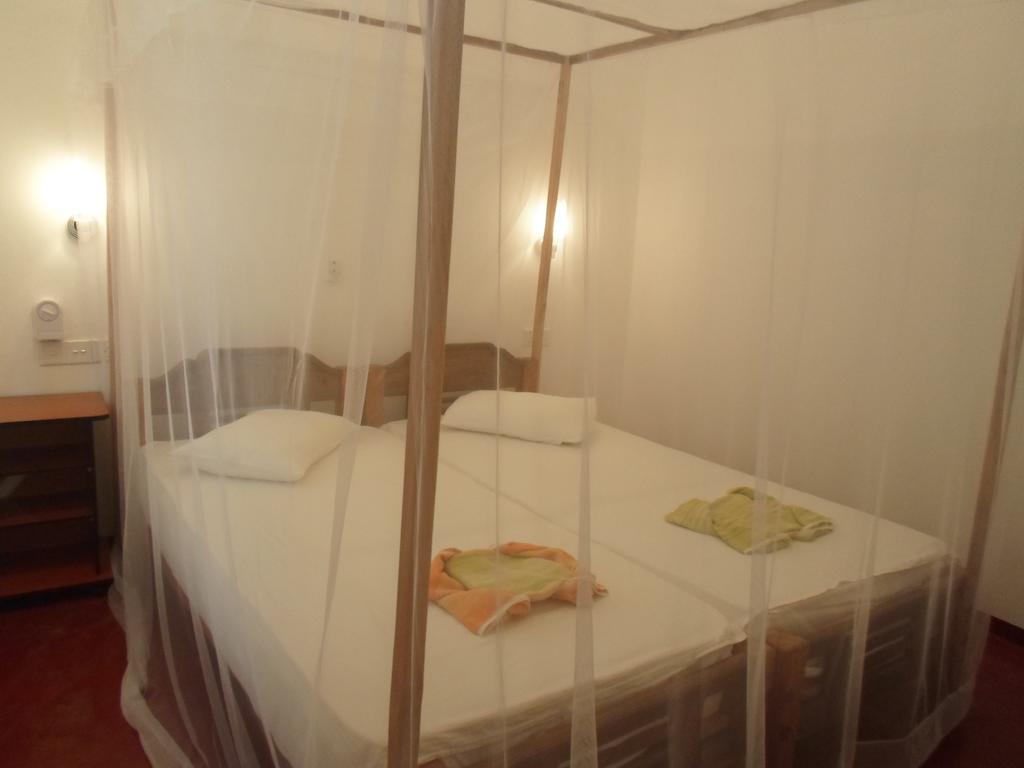 Surf & Sand Hotel Arugambay Arugam Bay Pokoj fotografie